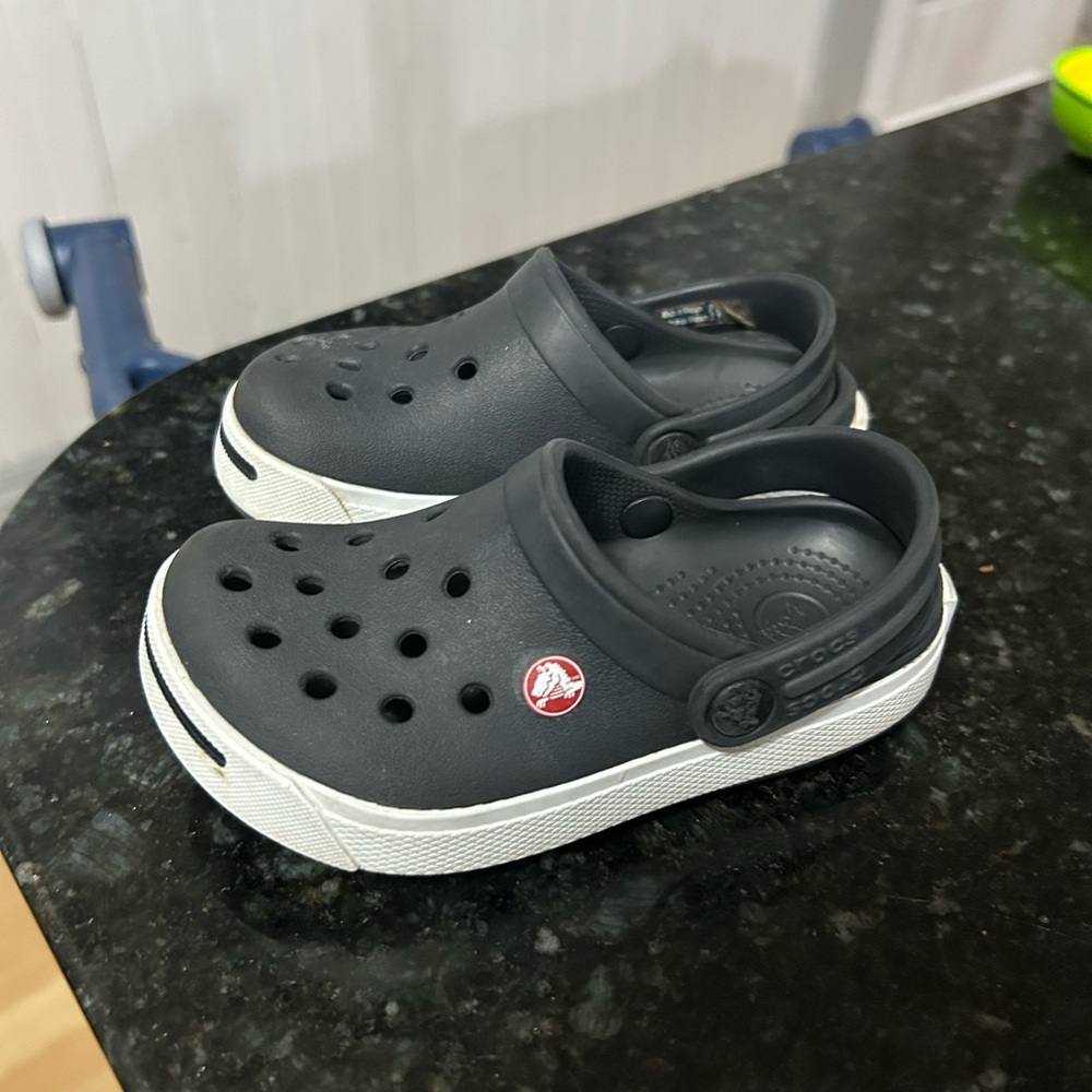 Toddler Crocs Size 6/7
